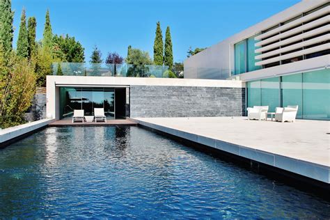 Elegante piscina Continuara.org