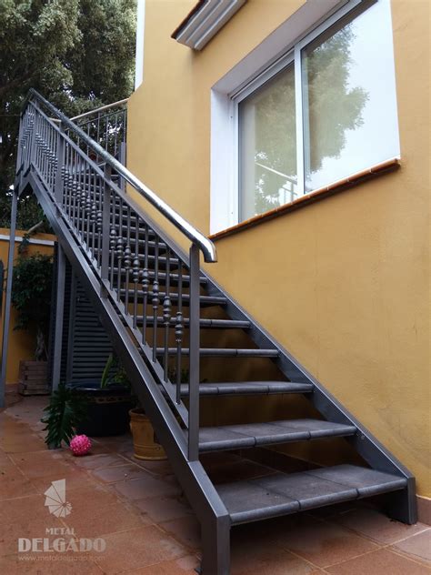 Escalera metalica Continuara.org