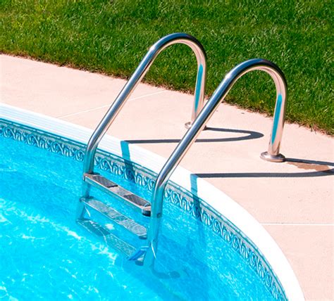 Escalera piscina Continuara.org