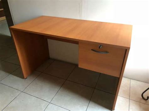 Escritorio perfecto estado Continuara.org