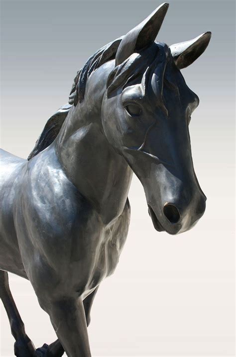 Escultura caballo base Continuara.org
