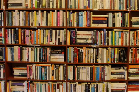 Estantes libros Continuara.org
