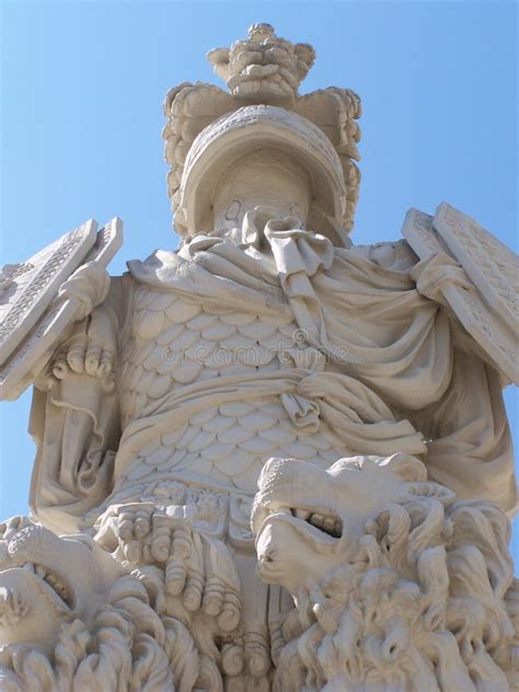 Estatuas piedra blanca Continuara.org