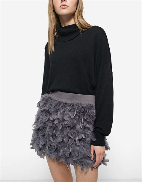 Falda plumas stradivarius Continuara.org