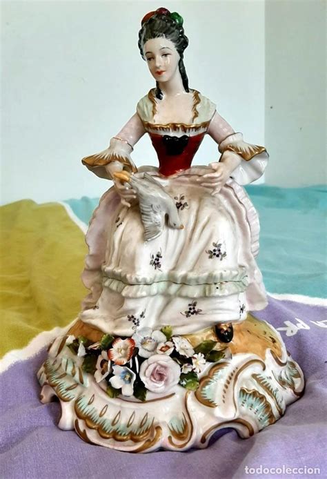 Figura porcelana capodimonte Continuara.org