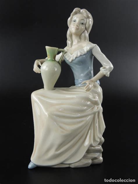 Figura porcelana marca Continuara.org