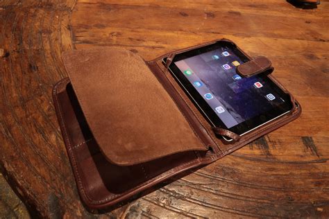 Funda ipad cuero Continuara.org