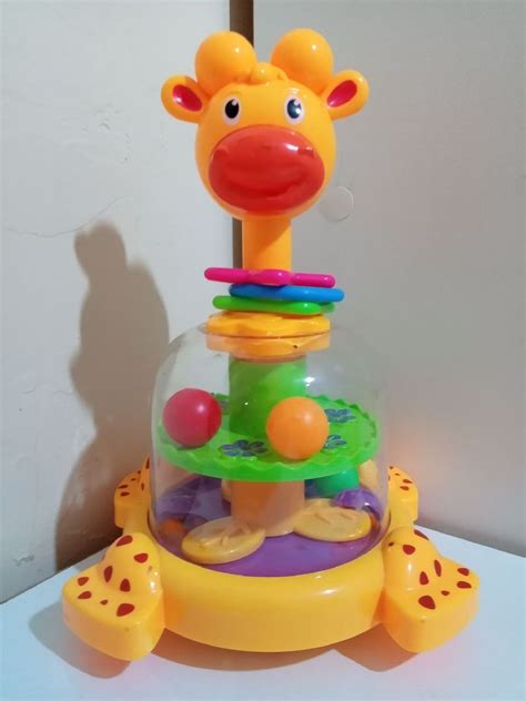 Girafa traga bolas Continuara.org