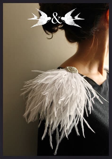 Hombreras plumas Continuara.org
