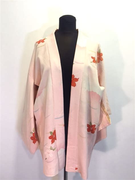Kimono sin estrnar Continuara.org