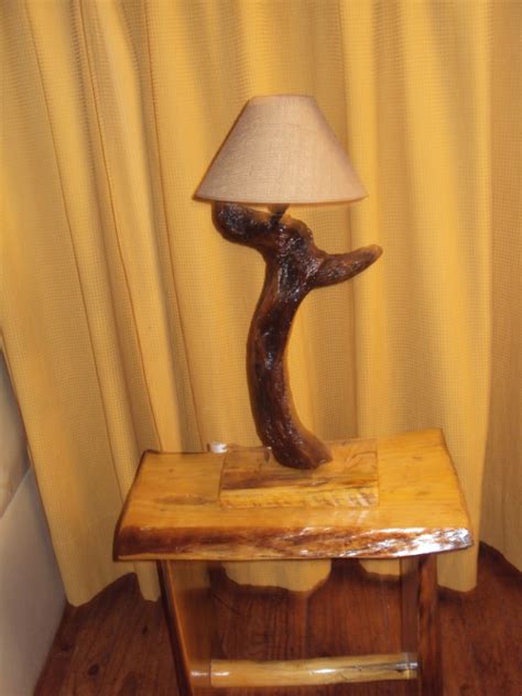 Lampara artesanal madera Continuara.org