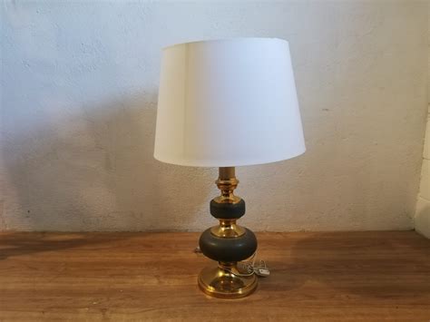 Lampara dorada vintage Continuara.org