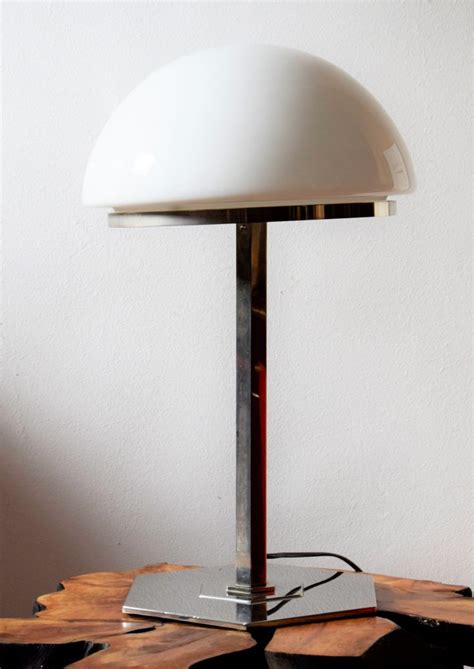 Lampara mesa modernista Continuara.org