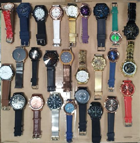 Lote 13 relojes Continuara.org