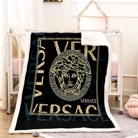 Manta versace negra Continuara.org