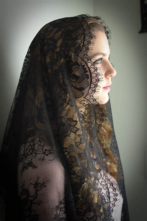 Mantilla negra Continuara.org