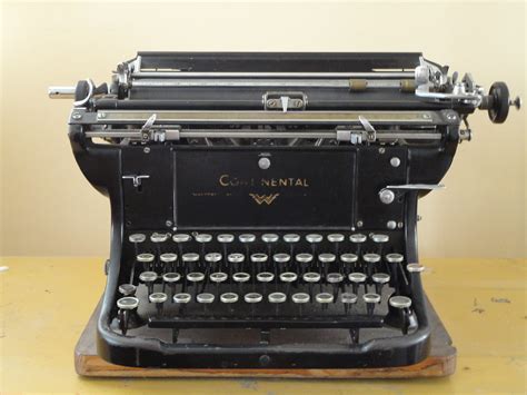 Maquina escribir continental Continuara.org