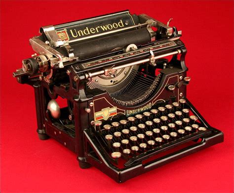 Maquina escribir underwood Continuara.org