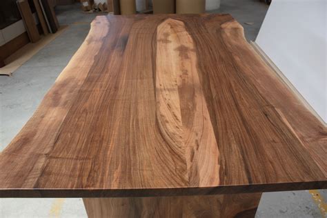 Mesa madera nogal Continuara.org