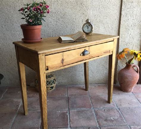 Mesa rustica antigua Continuara.org