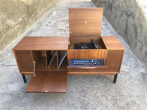 Mueble aparato musica Continuara.org