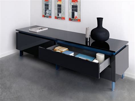 Mueble negro lacado Continuara.org