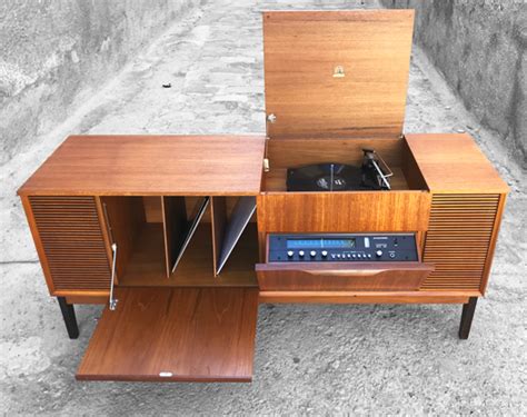 Mueble vintage tocadiscos Continuara.org