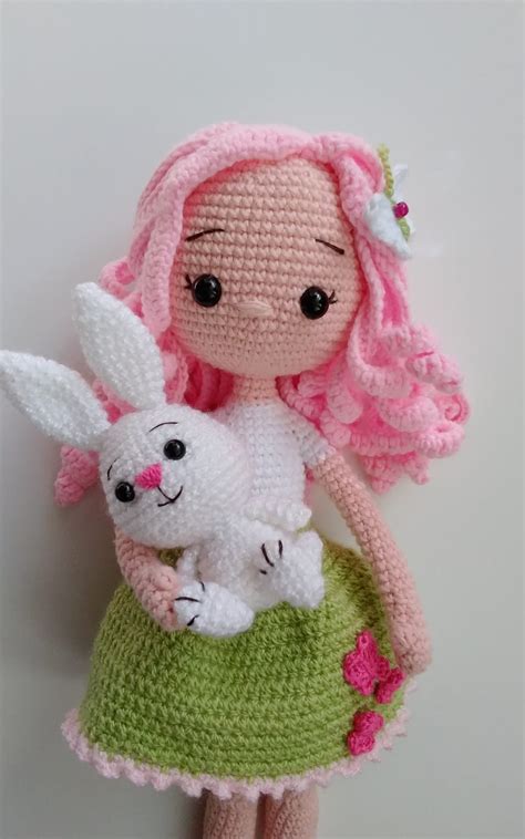 Muneca tejida amigurumi Continuara.org