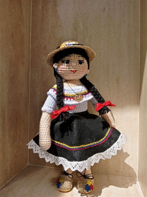 Muneca vestido tipico Continuara.org
