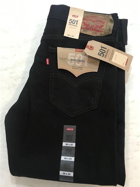 Pantalon levis negro Continuara.org