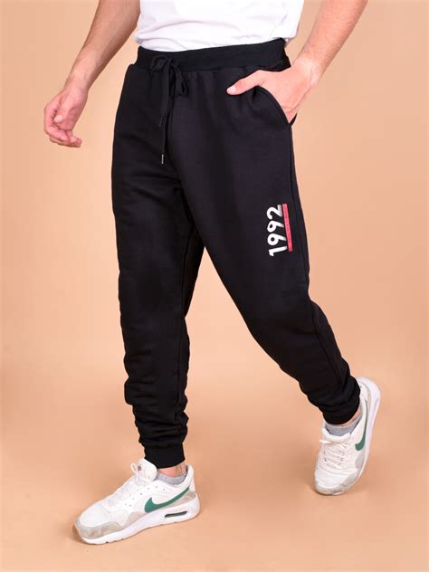 Pantalon negro deportivo Continuara.org