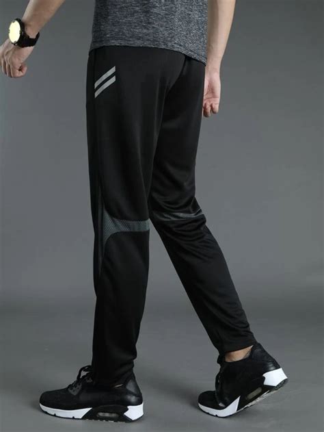 Pantalones sports debajo Continuara.org