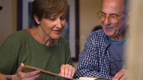 Pareja abuelos antiguo Continuara.org