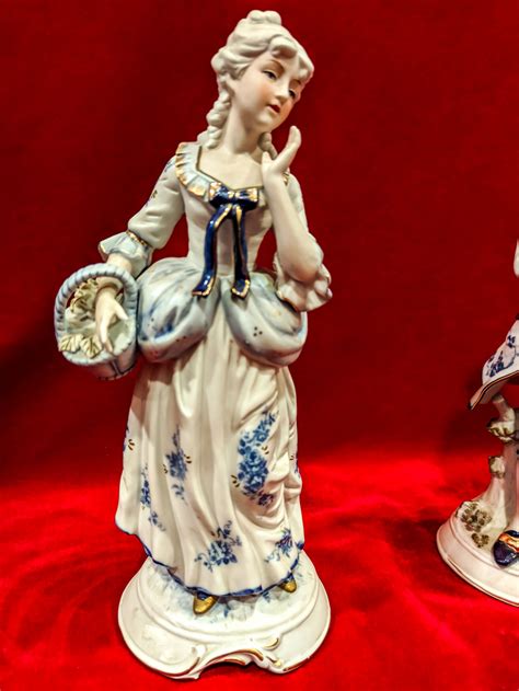 Pareja figuras porcelana Continuara.org