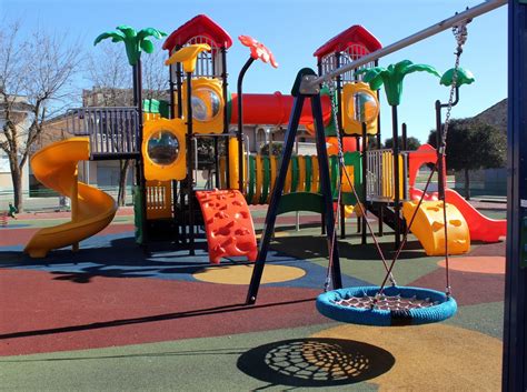 Parque infantil completo Continuara.org
