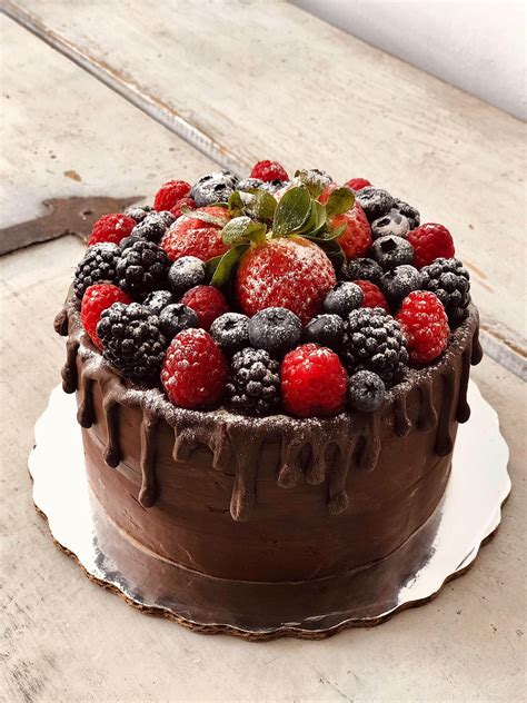 Pastel chocolate frutos Continuara.org