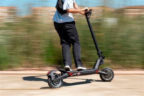 Patinete marca Continuara.org