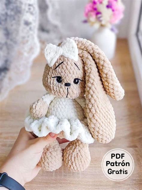 Peluche conejo amigurumi Continuara.org