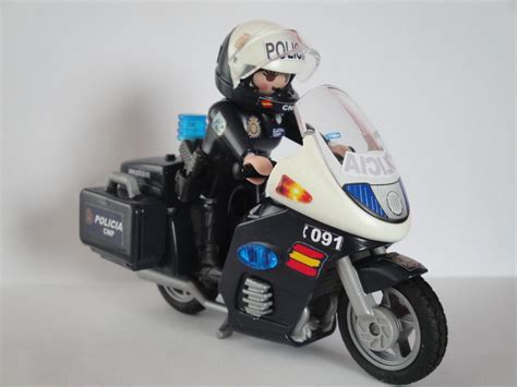 Policia moto playmobil Continuara.org
