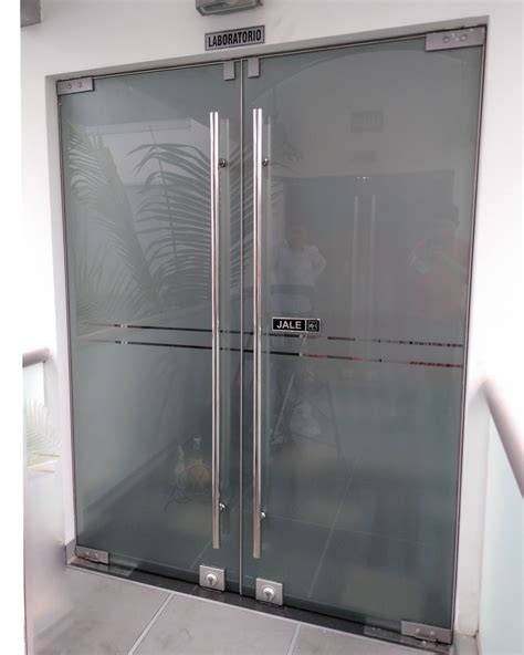 Puerta cristal templado Continuara.org