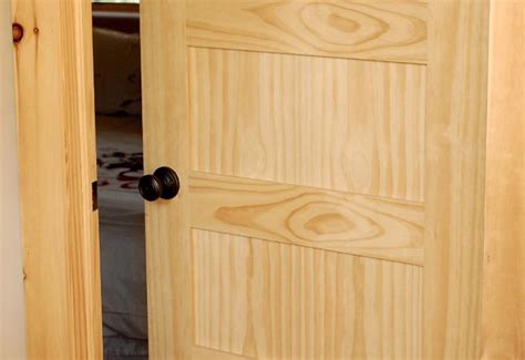 Puerta madera pino Continuara.org