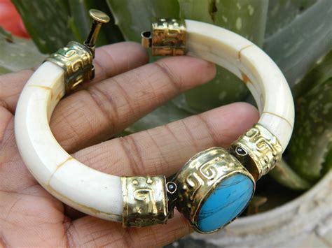 Pulsera hueso Continuara.org
