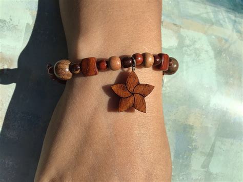 Pulseras madera artesanales Continuara.org