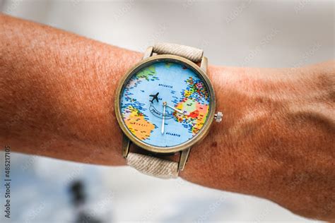 Reloj pulsera mapamundi Continuara.org