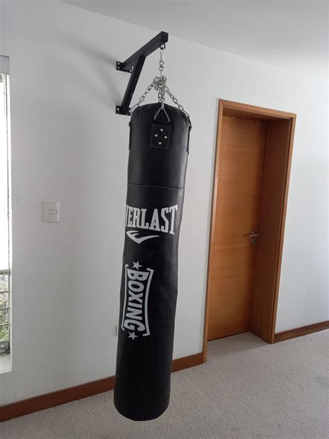 Saco boxeo colgador Continuara.org
