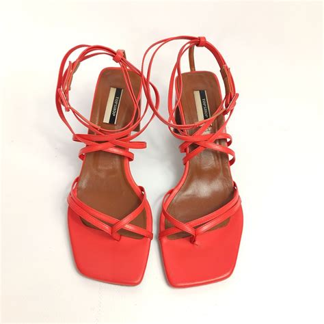 Sandalias color coral Continuara.org