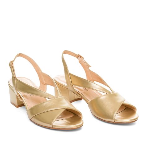 Sandalias color oro Continuara.org