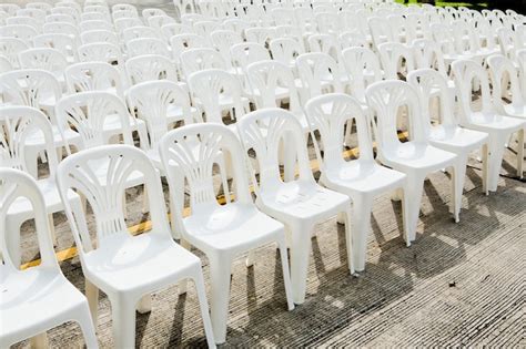 Sillas plastico evento Continuara.org