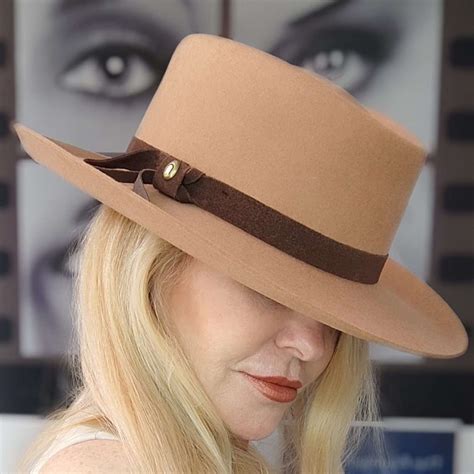 Sombrero campero Continuara.org