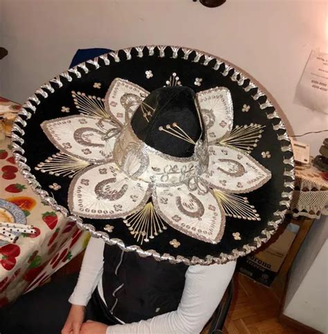 Sombrero sin uso Continuara.org